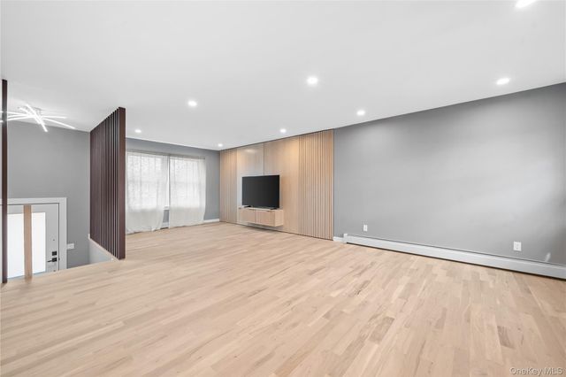 61 Lincoln Avenue, Deer Park, NY 11729