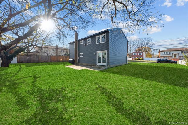 61 Lincoln Avenue, Deer Park, NY 11729