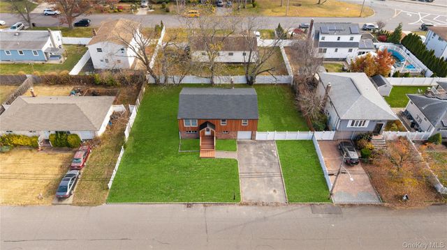 61 Lincoln Avenue, Deer Park, NY 11729