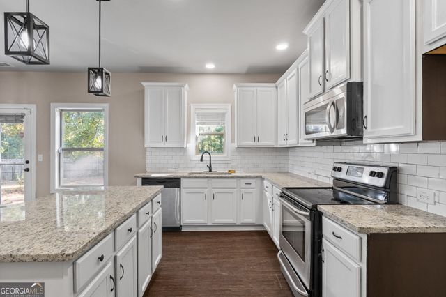 475 Louise Way, Locust Grove, GA 30248