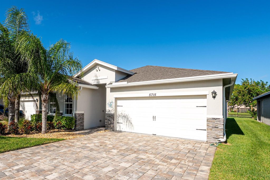 5715 SE Canyata Court, Hobe Sound, FL 33455