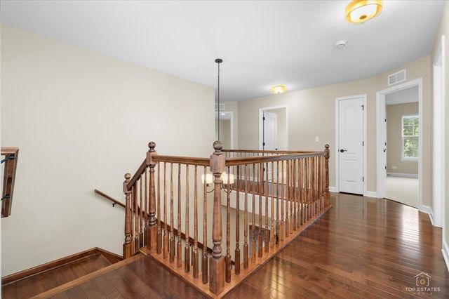 1551 E Olive Street, Palatine, IL 60074