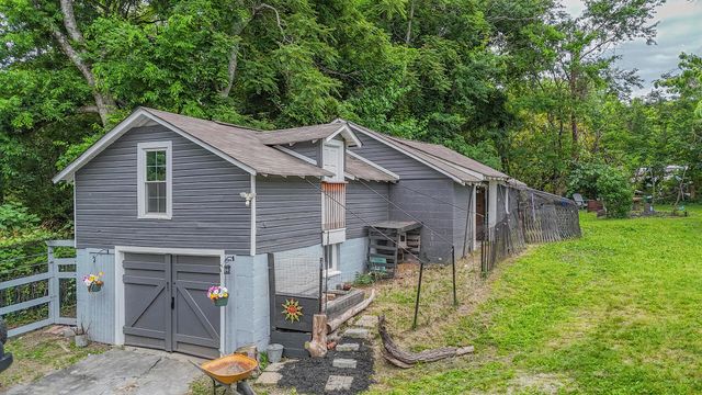411 School Street, Rossville, GA 30741