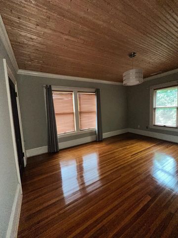 2319 Avenham AVE, Roanoke, VA 24014