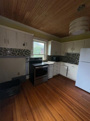 2319 Avenham AVE, Roanoke, VA 24014