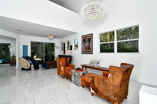 8213 Laurel Lakes BLVD, Naples, FL 34119