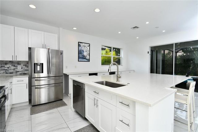 8213 Laurel Lakes BLVD, Naples, FL 34119