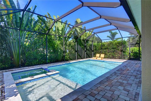 8213 Laurel Lakes BLVD, Naples, FL 34119
