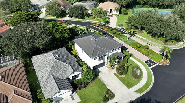 8213 Laurel Lakes BLVD, Naples, FL 34119