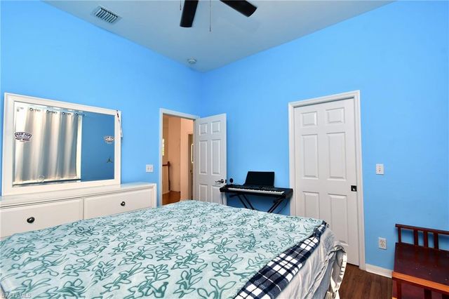 8213 Laurel Lakes BLVD, Naples, FL 34119