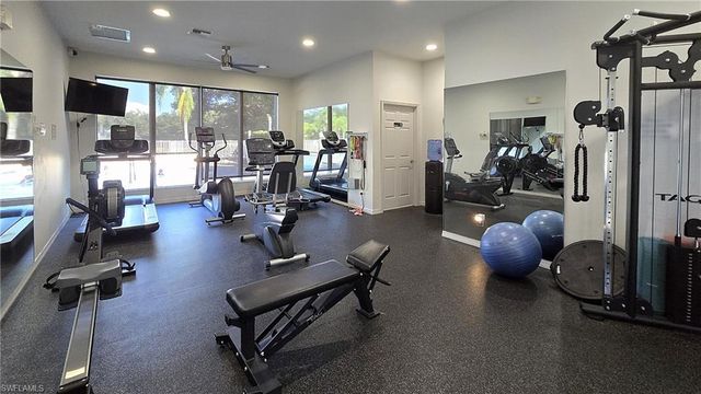 8213 Laurel Lakes BLVD, Naples, FL 34119