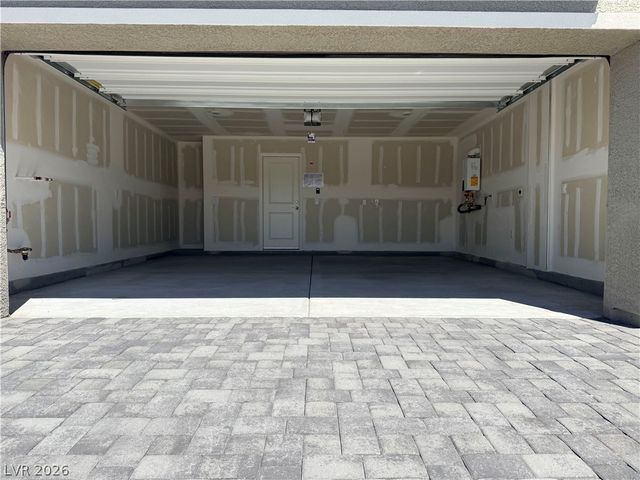 2626 Blue Dawn Falls Avenue, North Las Vegas, NV 89081