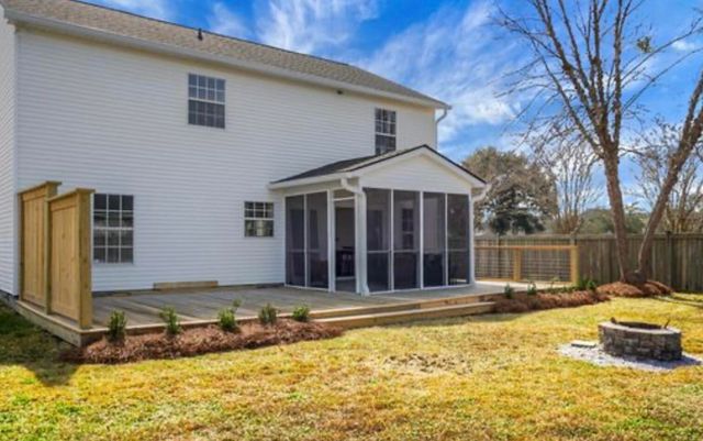 528 Holiday Drive, Summerville, SC 29483