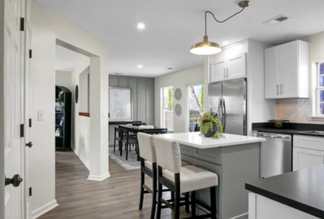 528 Holiday Drive, Summerville, SC 29483