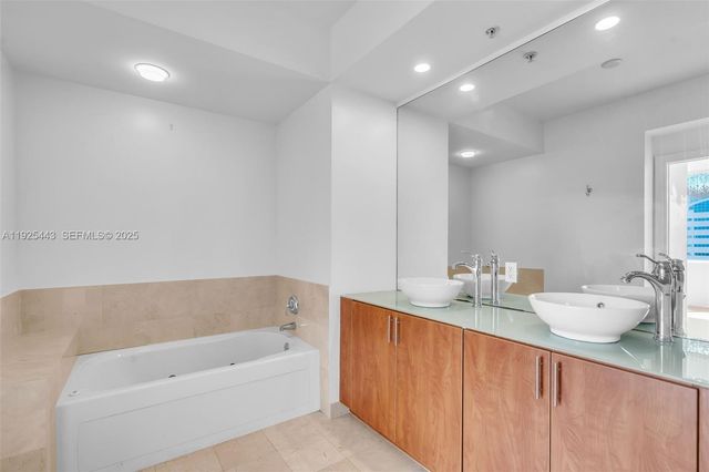 315 NE 3rd Ave 1805, Fort Lauderdale, FL 33301