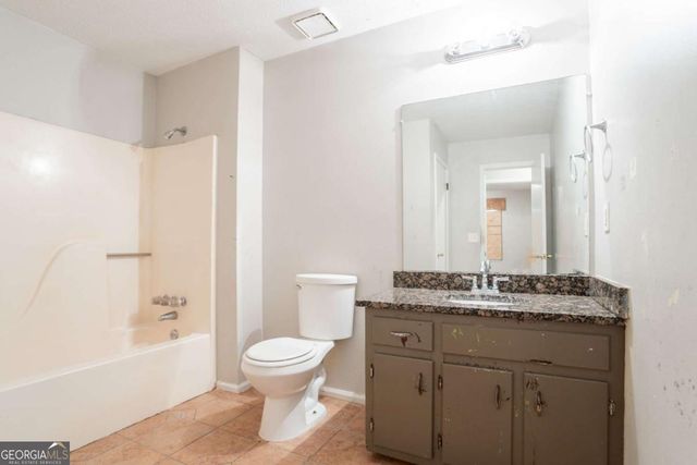 140 Beverly Park Court, Newnan, GA 30263