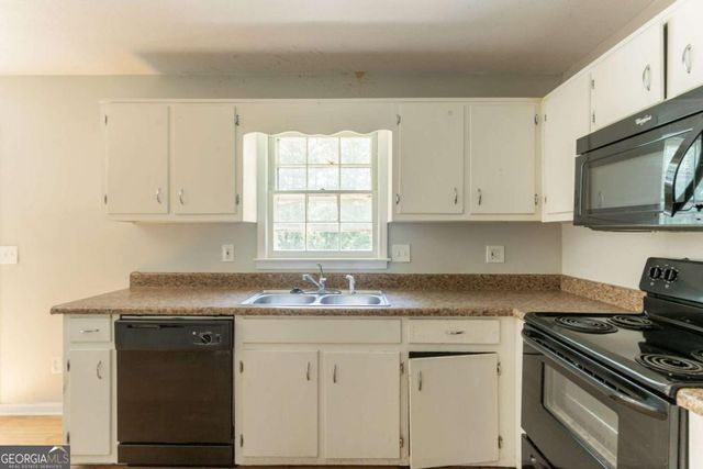 140 Beverly Park Court, Newnan, GA 30263
