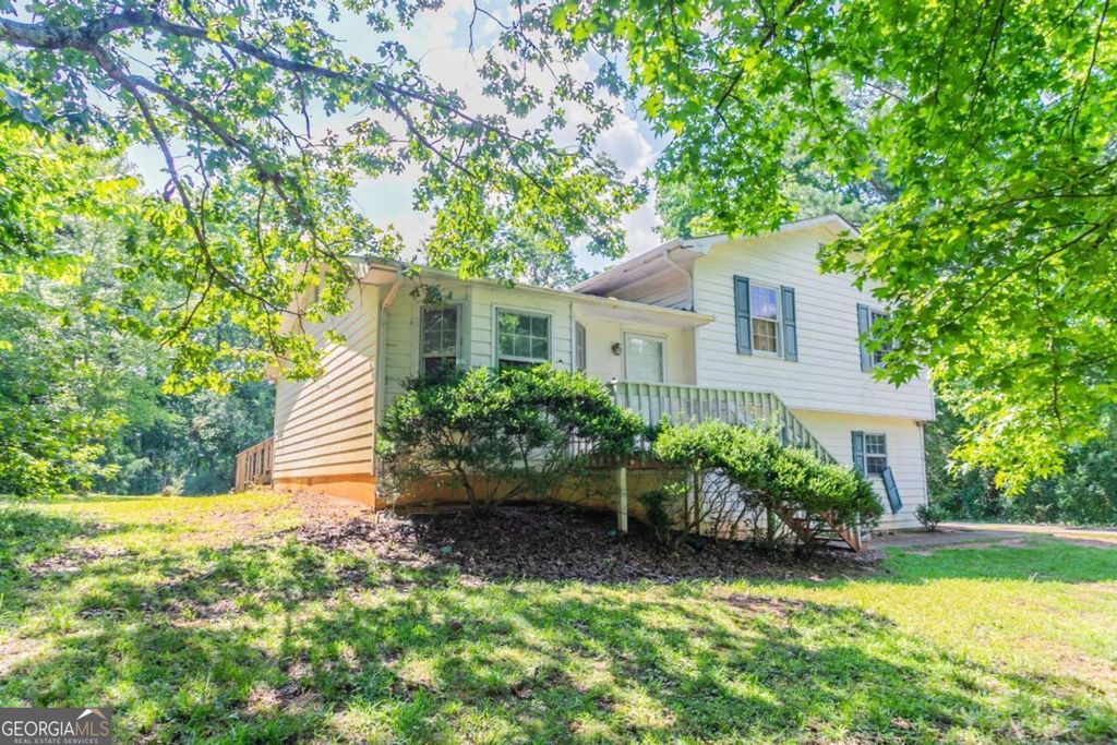 140 Beverly Park Court, Newnan, GA 30263