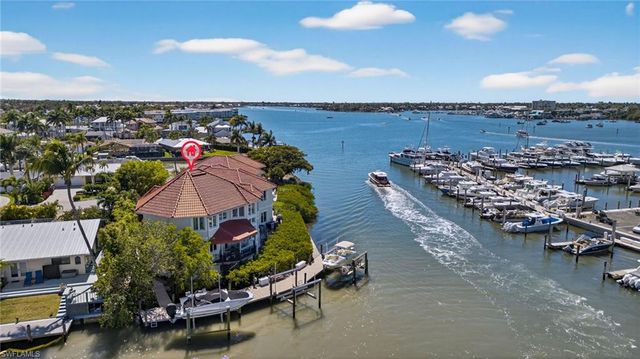 1305 Curlew AVE C, Naples, FL 34102