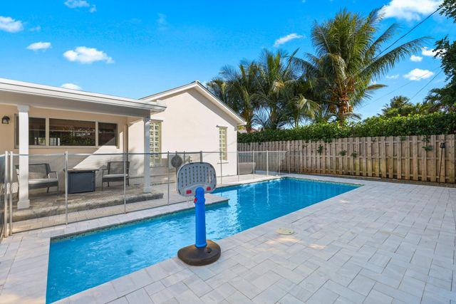 4141 NE 22nd Terrace, Lighthouse Point, FL 33064