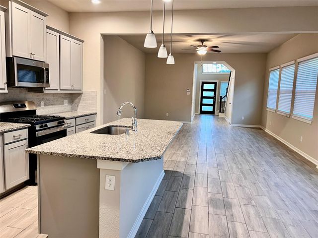 7912 Spring Run Drive, Magnolia, TX 77354