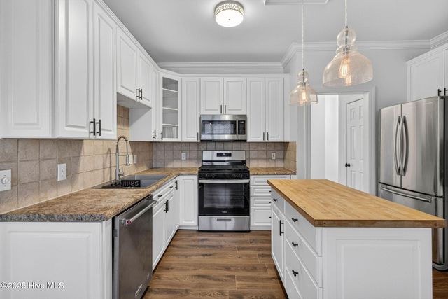 5235 Crosswinds Drive, Wilmington, NC 28409