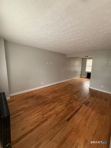 22 Saint James Street G, Manchester, CT 06040