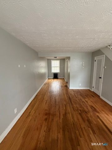 22 Saint James Street G, Manchester, CT 06040