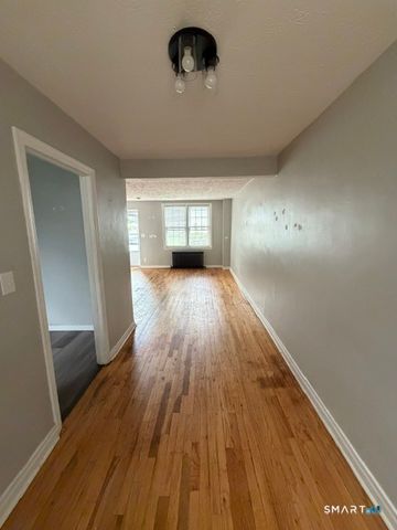 22 Saint James Street G, Manchester, CT 06040