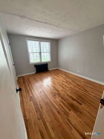22 Saint James Street G, Manchester, CT 06040