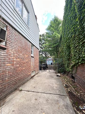 16172 Cruse Street, Detroit, MI 48235