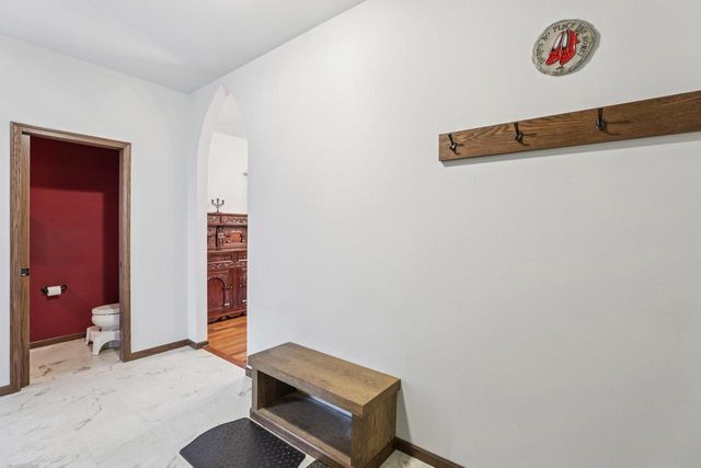 1713 Sawtooth Lane, Madison, WI 53719