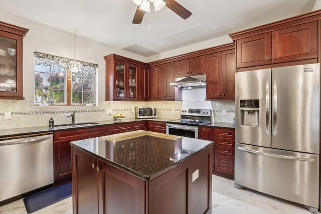 1713 Sawtooth Lane, Madison, WI 53719