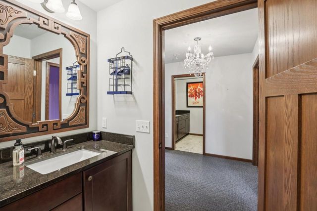 1713 Sawtooth Lane, Madison, WI 53719