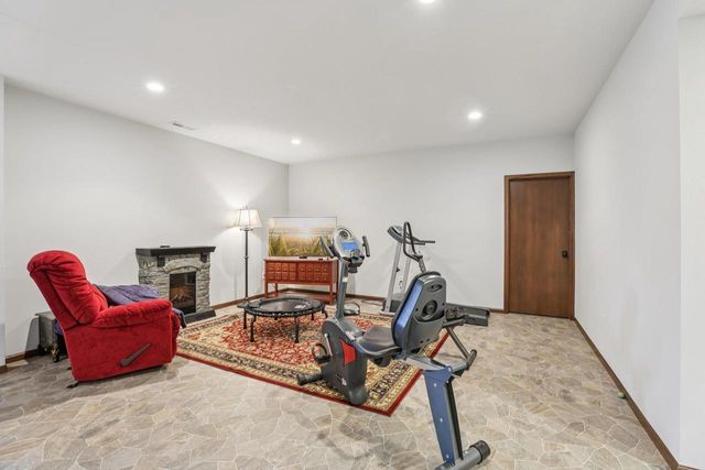 1713 Sawtooth Lane, Madison, WI 53719