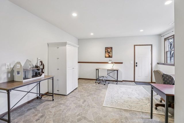 1713 Sawtooth Lane, Madison, WI 53719