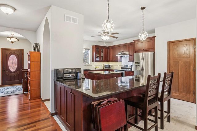 1713 Sawtooth Lane, Madison, WI 53719