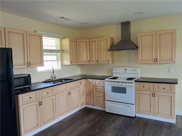 303 W 8th Street, Green Forest, AR 72638