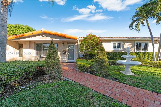 9461 SW 31st Ter, Miami, FL 33165