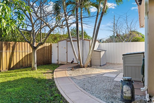 9461 SW 31st Ter, Miami, FL 33165