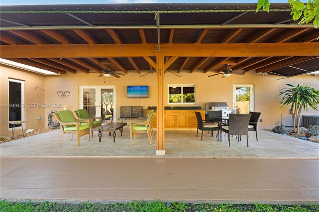 9461 SW 31st Ter, Miami, FL 33165