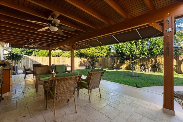 9461 SW 31st Ter, Miami, FL 33165