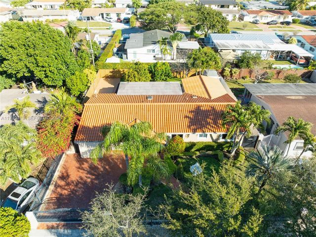 9461 SW 31st Ter, Miami, FL 33165