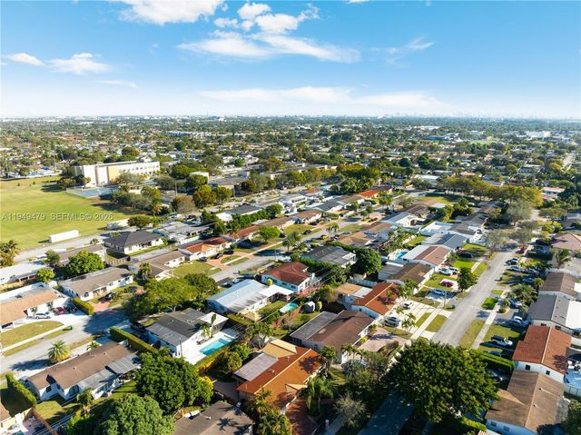 9461 SW 31st Ter, Miami, FL 33165