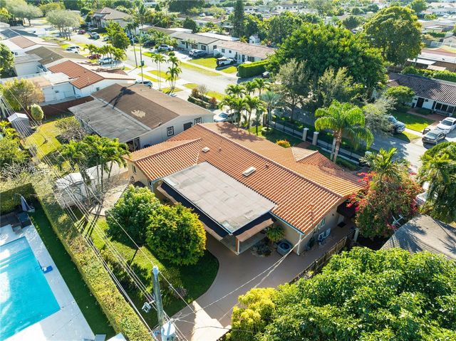 9461 SW 31st Ter, Miami, FL 33165