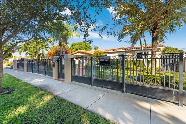 9461 SW 31st Ter, Miami, FL 33165