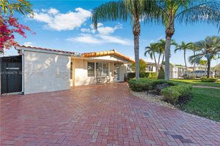 9461 SW 31st Ter, Miami, FL 33165