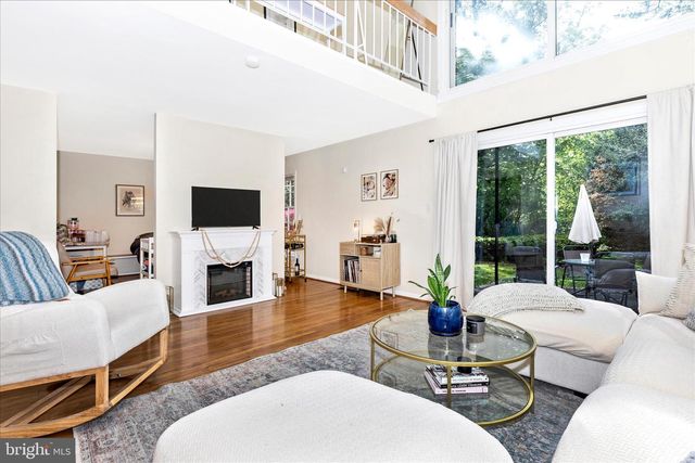 9409 CHATTEROY PL, Montgomery Village, MD 20886
