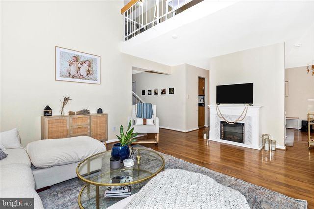 9409 CHATTEROY PL, Montgomery Village, MD 20886