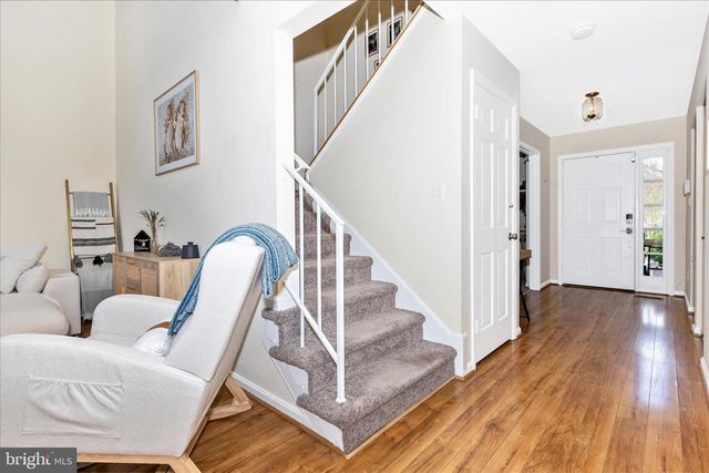 9409 CHATTEROY PL, Montgomery Village, MD 20886